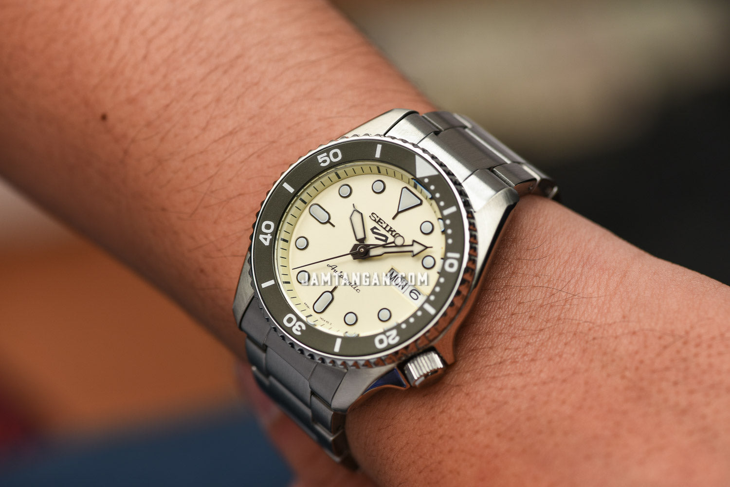 Seiko 5 Sports SKX Automatic Cream Dial Silver Steel Strap Watch For Men - SRPK31K1 wholesalehk.shop