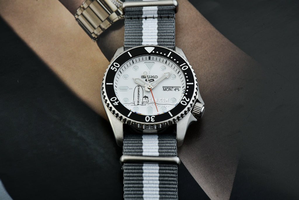Seiko 5 Sports x Peanuts Surfboard Snoopy Limited Edition White Dial Two Tone NATO Strap Watch For Men - SRPK25K1 wholesalehk.shop