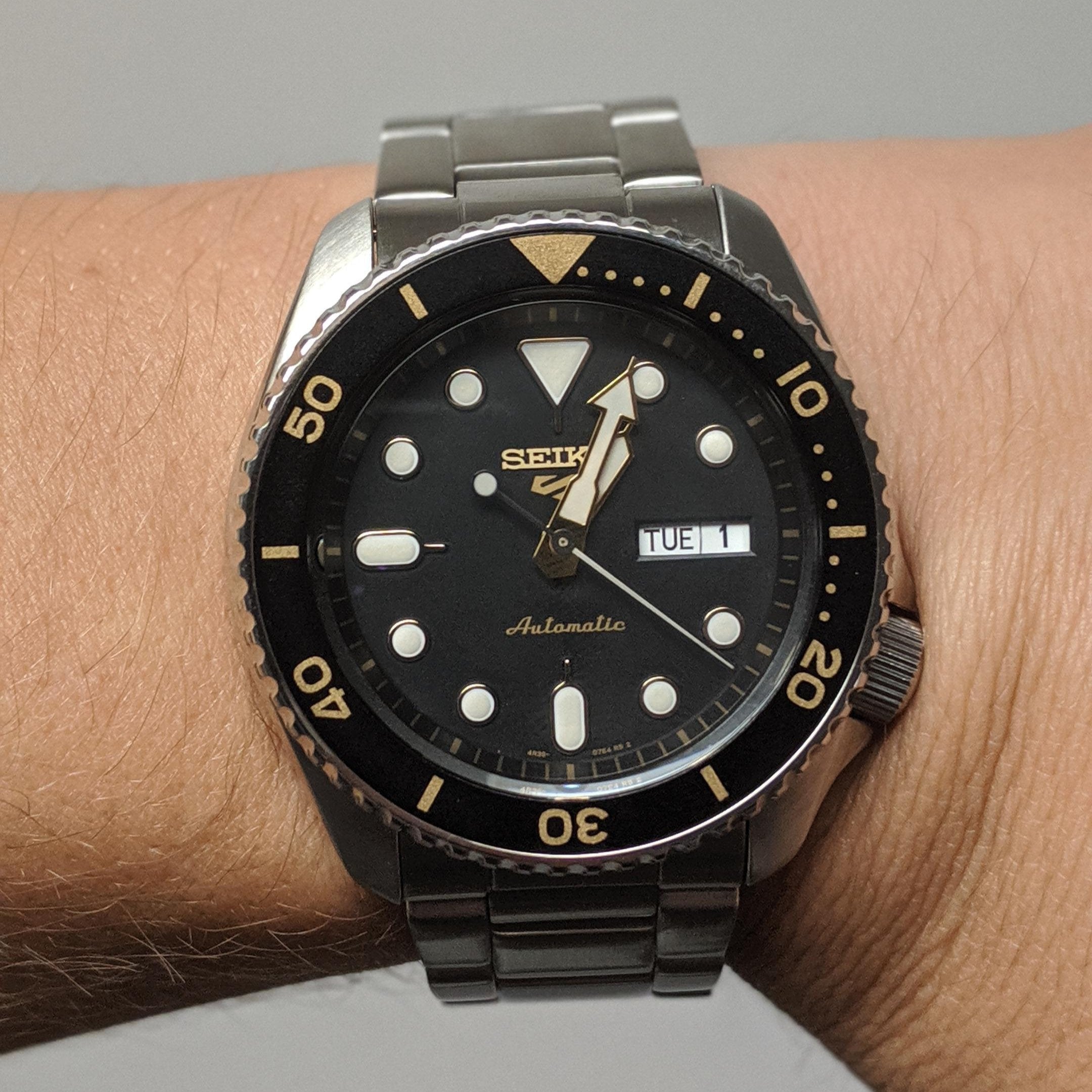 Seiko 5 Sports Automatic Black Dial Silver Steel Strap Watch For Men - SRPD57K1 wholesalehk.shop