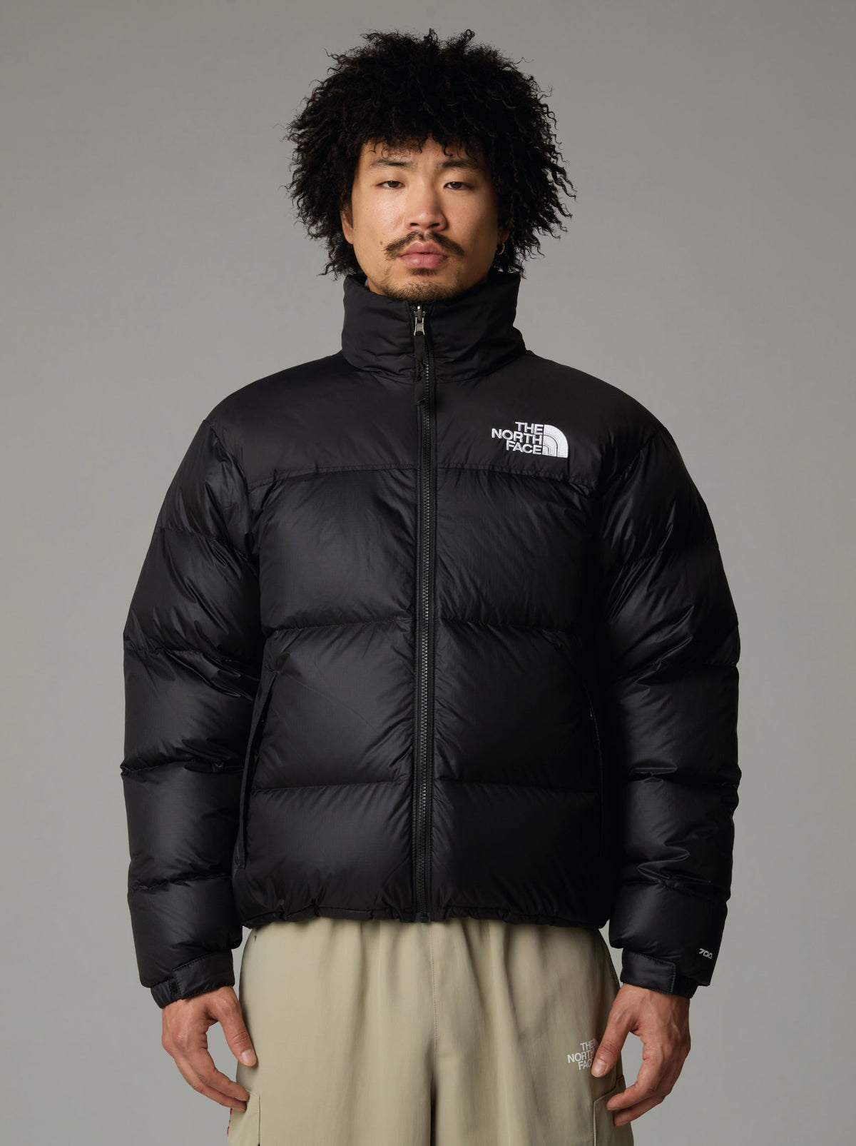 2026 New Arrival Giacca Retro Nuptse in Tessuto Ripstop Lucido Nero wholesalehk.shop