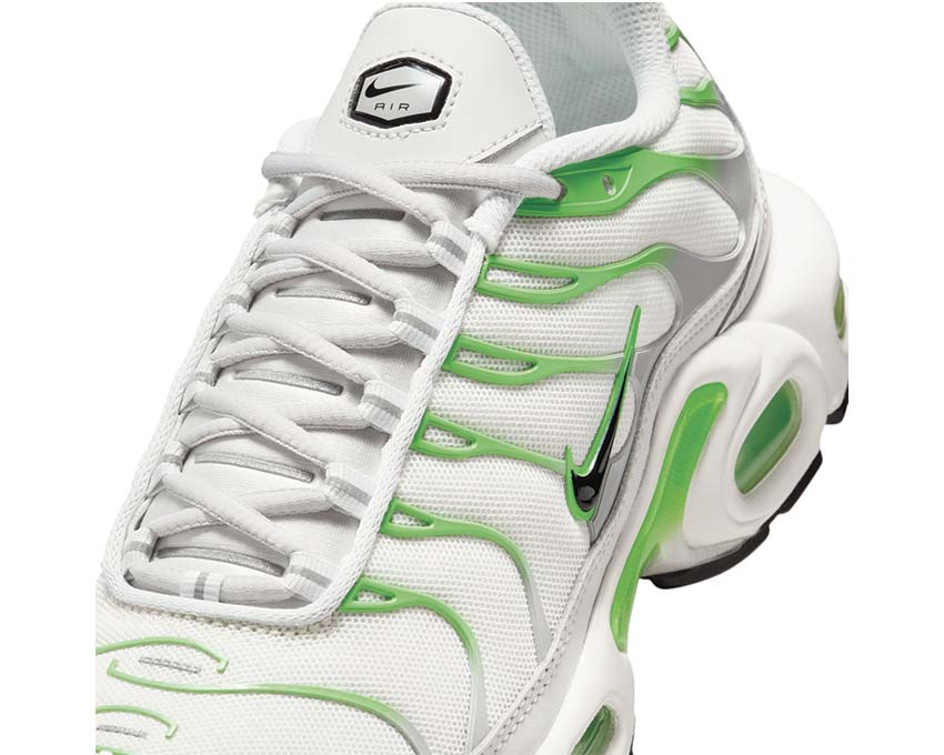 Nike Air Max Plus W "Green Strike"
