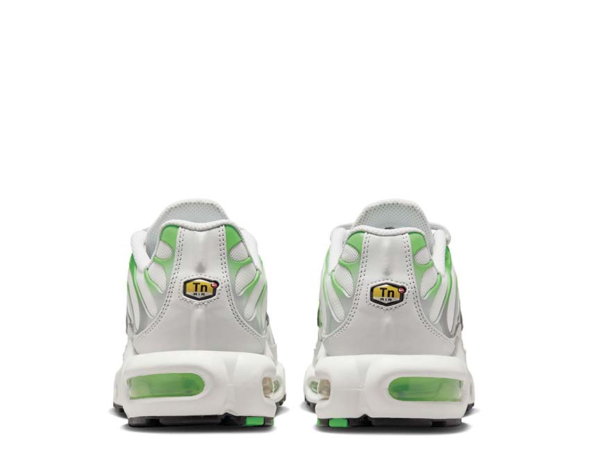 Nike Air Max Plus W "Green Strike"
