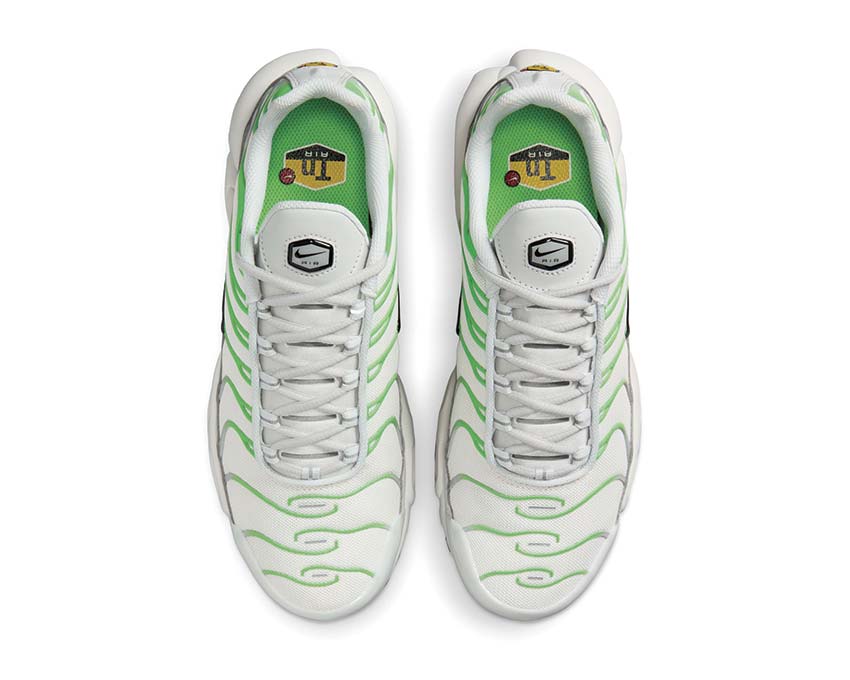 Nike Air Max Plus W "Green Strike"