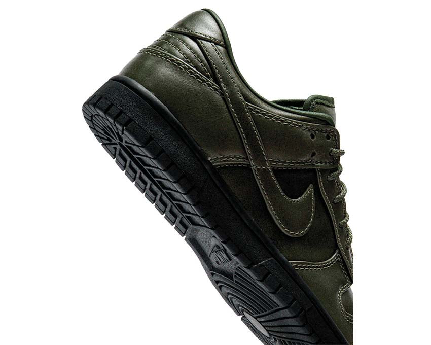 Nike Dunk Low Retro Premium "Army Olive"
