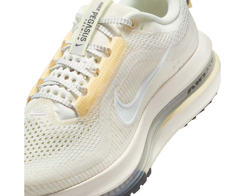 Nike Pegasus Premium W "Sail"