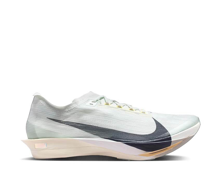 Nike Streakfly 2 "Spruce Aura"