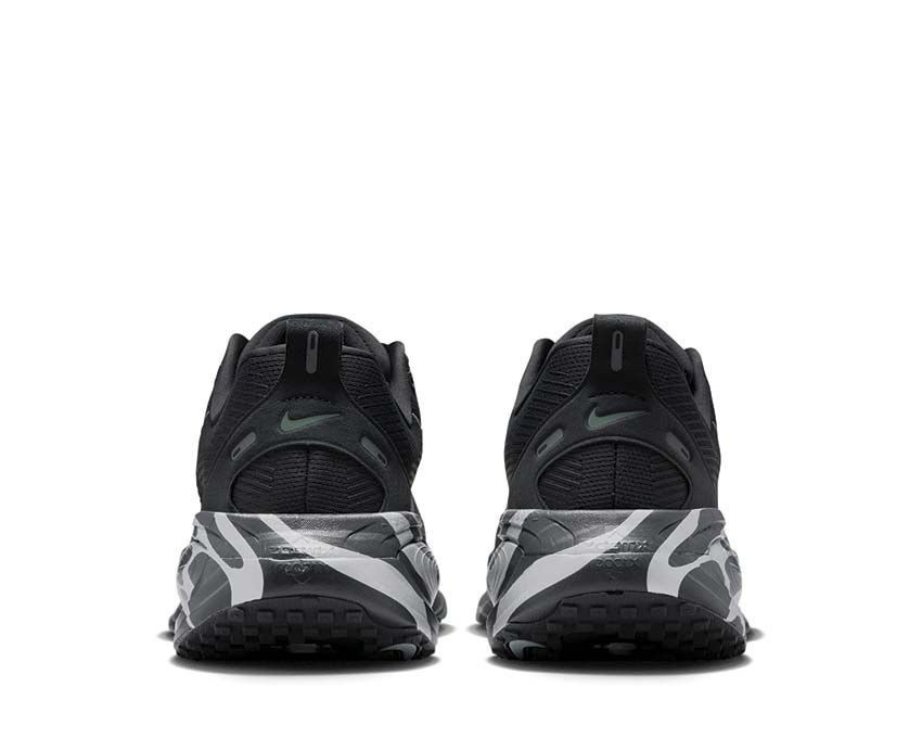Nike Vomero 18 "Anthracite"