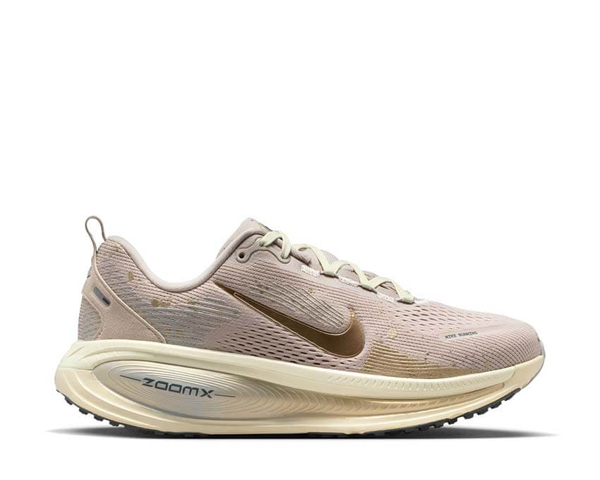 Nike Vomero 18 SE W "Cream II"