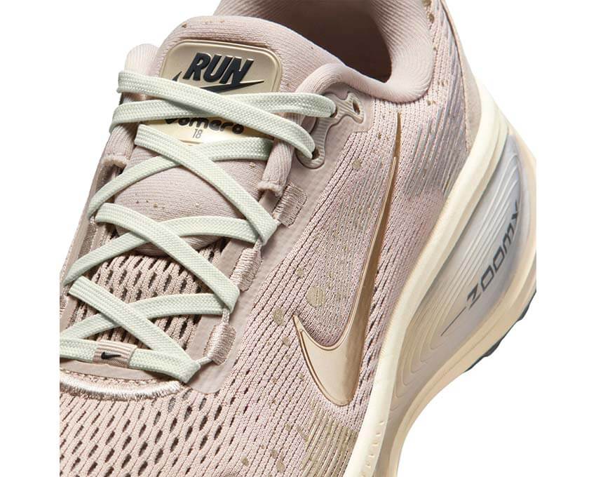 Nike Vomero 18 SE W "Cream II"