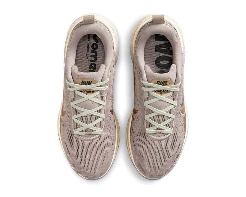 Nike Vomero 18 SE W "Cream II"