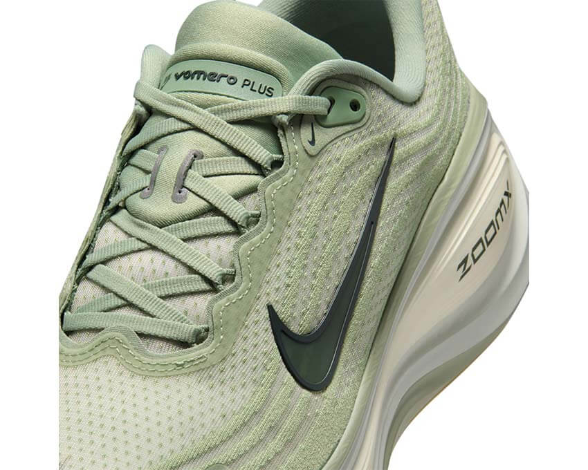 Nike Vomero Plus "Jade Horizon"