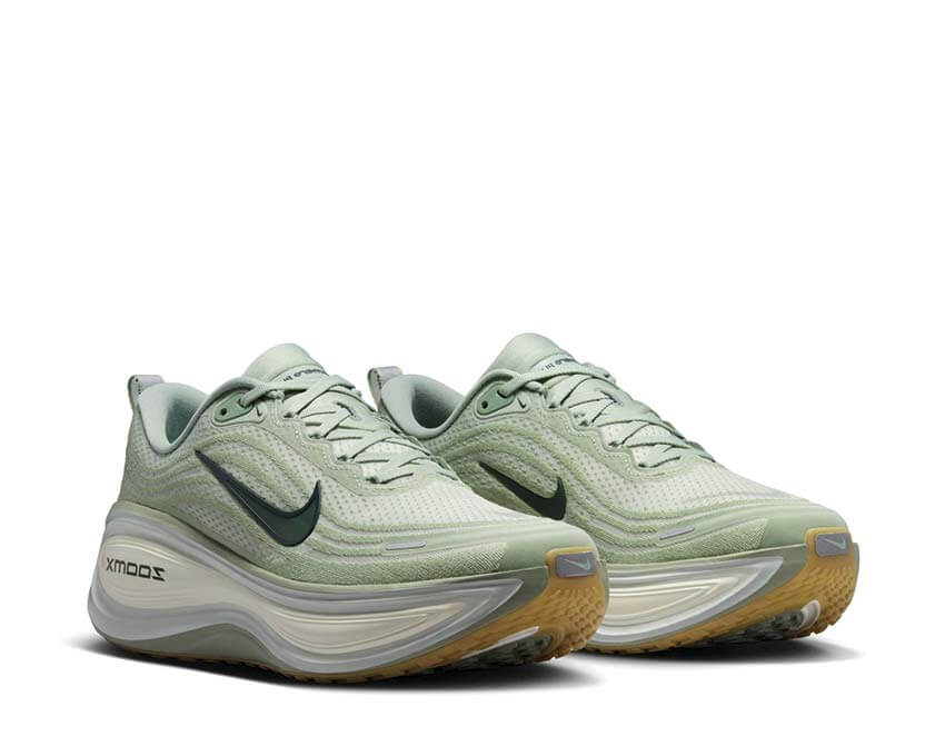 Nike Vomero Plus "Jade Horizon"