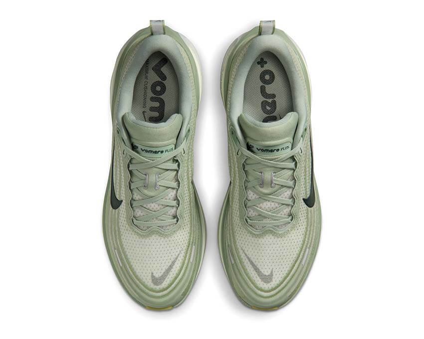 Nike Vomero Plus "Jade Horizon"