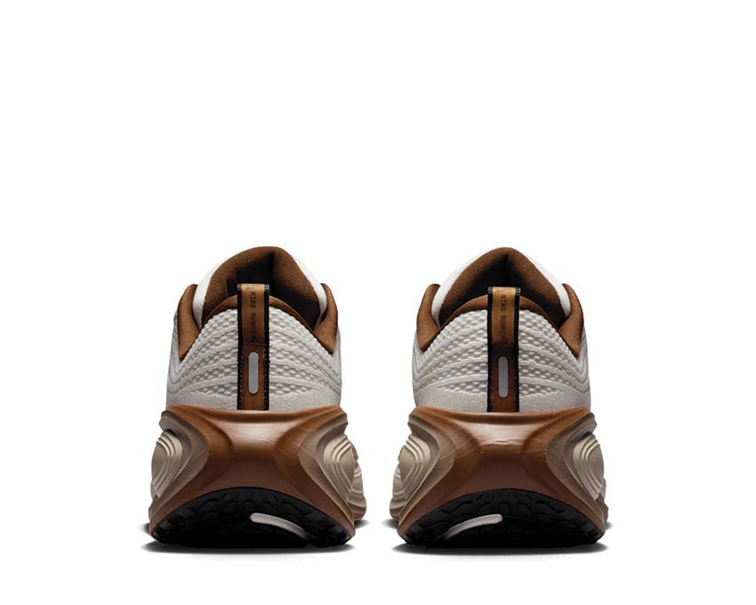Nike Vomero Plus "Sail"