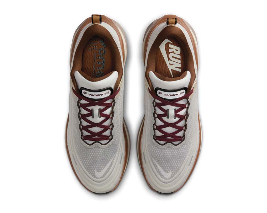 Nike Vomero Plus "Sail"