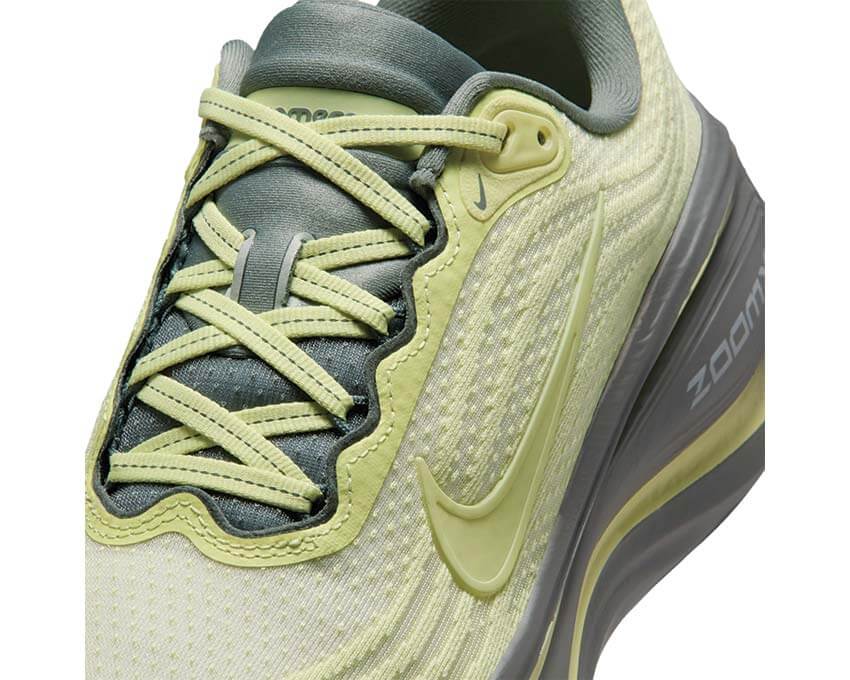 Nike Vomero Plus SE W "Life Lime"