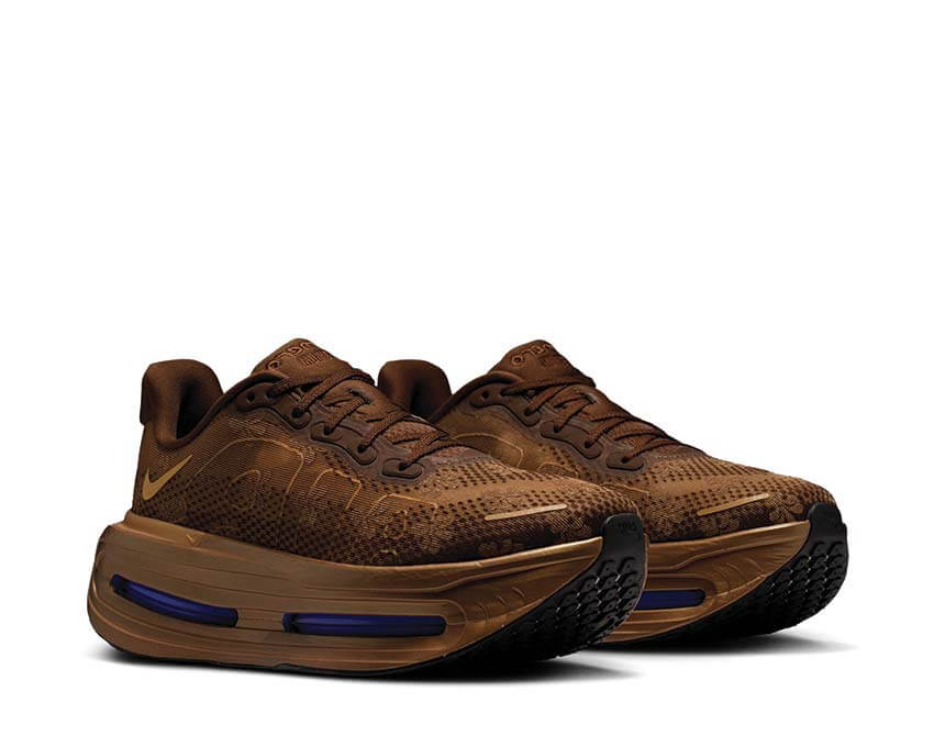 Nike Vomero Premium W "Flat Stout"