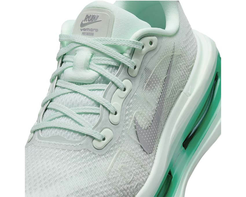 Nike Vomero Premium W "Barely Green"