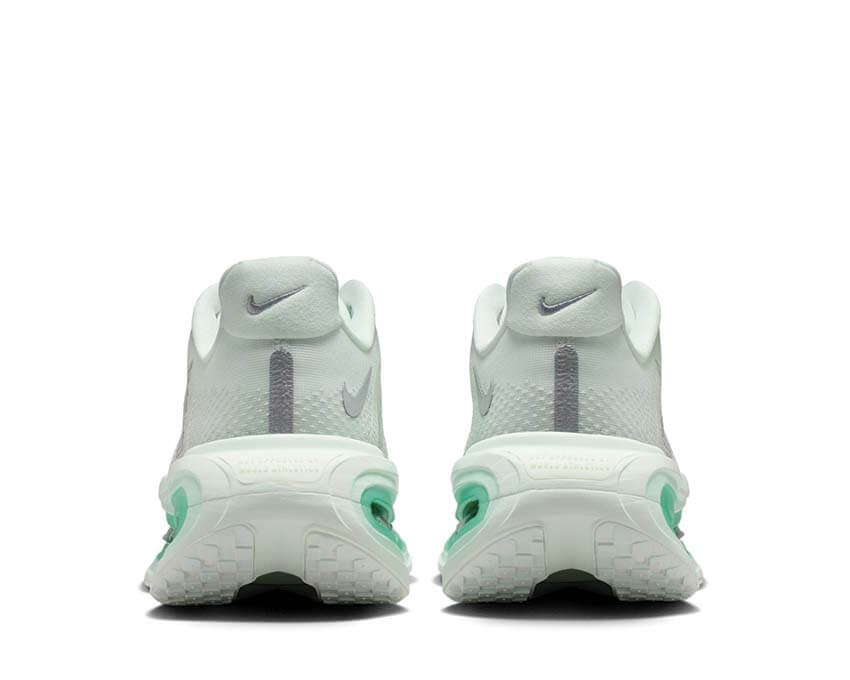 Nike Vomero Premium W "Barely Green"