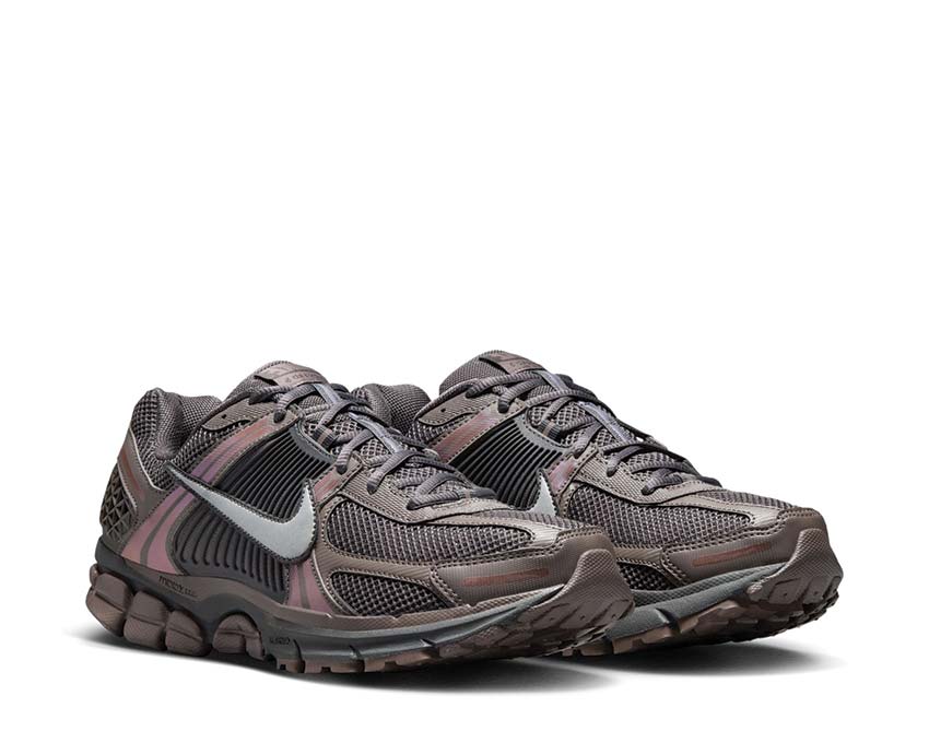 Nike Zoom Vomero 5 "Cave Stone"