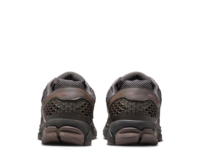 Nike Zoom Vomero 5 "Cave Stone"