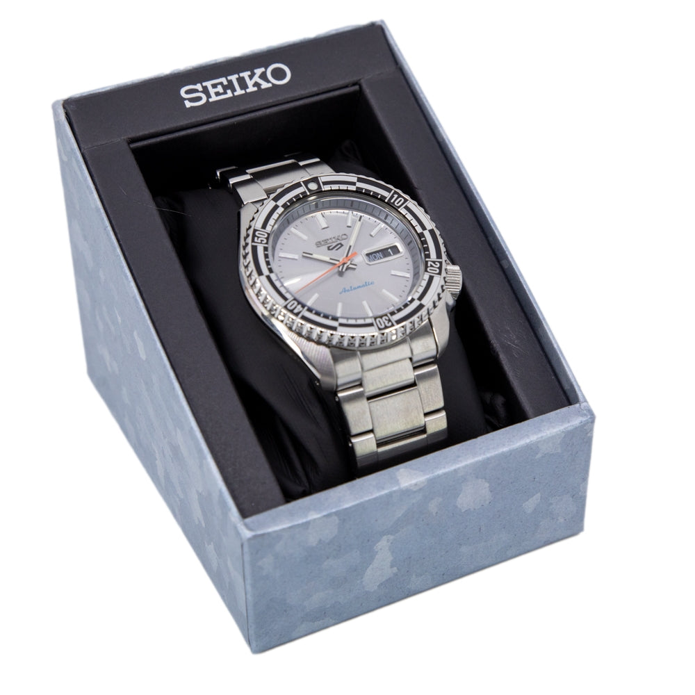 Seiko 5 Sports Special Edition Silver Dial Silver Steel Strap Watch For Men - SRPK09K1 wholesalehk.shop