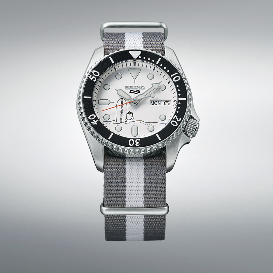 Seiko 5 Sports x Peanuts Surfboard Snoopy Limited Edition White Dial Two Tone NATO Strap Watch For Men - SRPK25K1 wholesalehk.shop