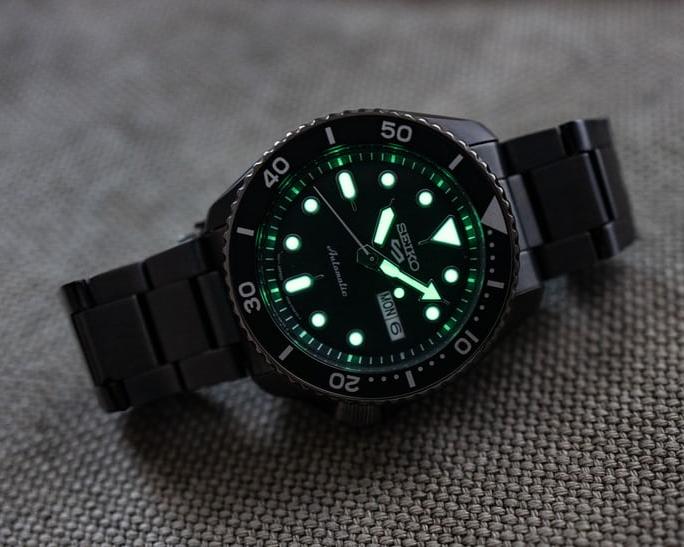 Seiko 5 Sports Automatic Black Dial Black Steel Strap Watch For Men - SRPD65K1 wholesalehk.shop