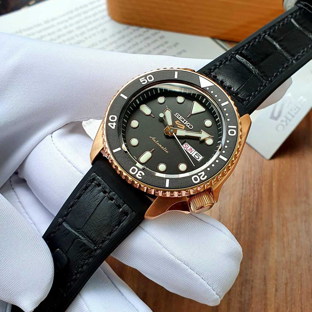 Seiko 5 Sport SKX Automatic Black Dial Black Silicone Strap Watch For Men - SRPD76K1 wholesalehk.shop