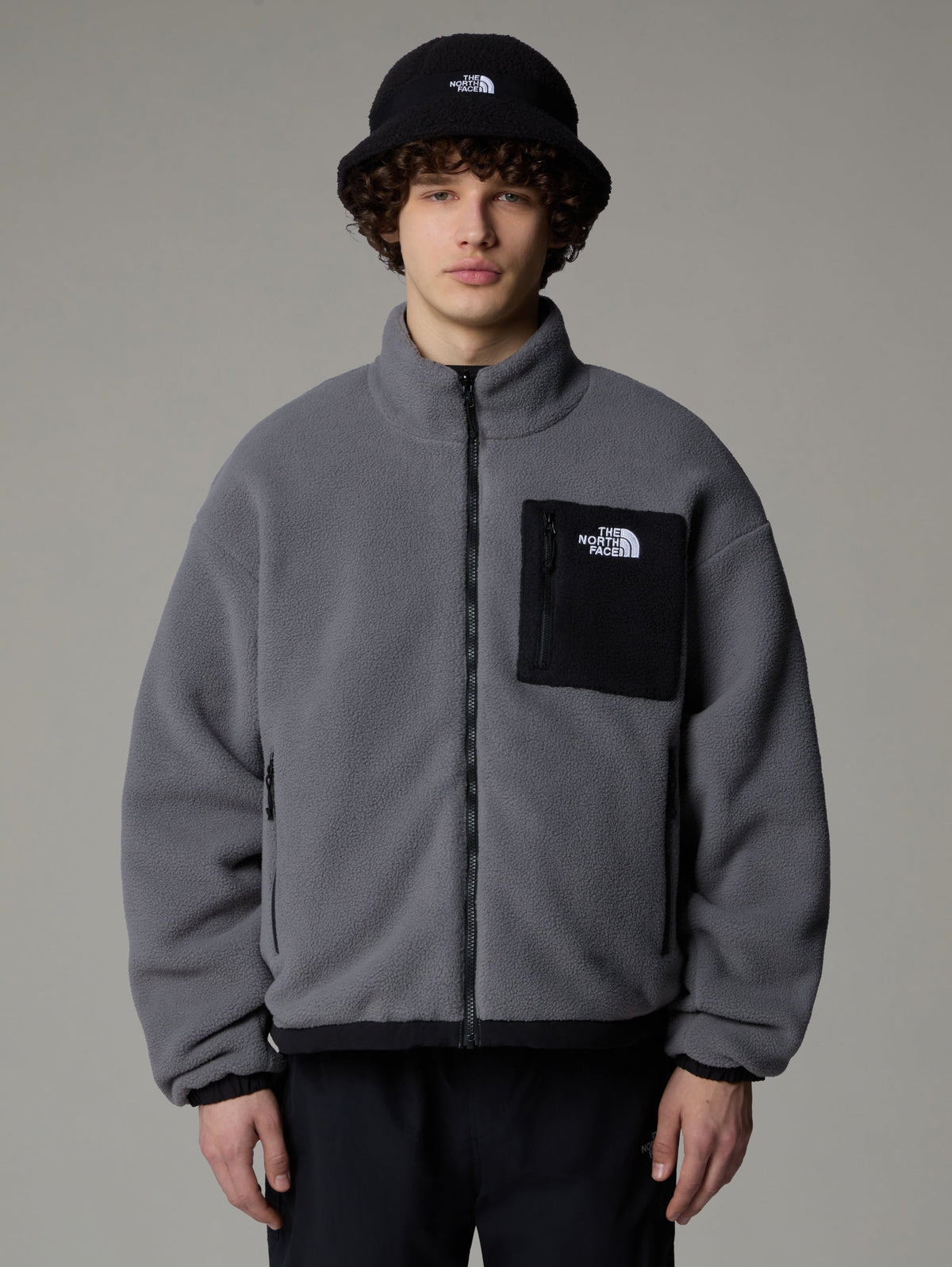 2026 New Arrival Giacca da Uomo in Pile Reversibile Yumiori Grigio/Nero wholesalehk.shop