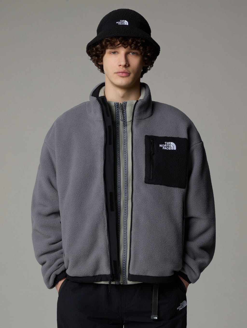 2026 New Arrival Giacca da Uomo in Pile Reversibile Yumiori Grigio/Nero wholesalehk.shop
