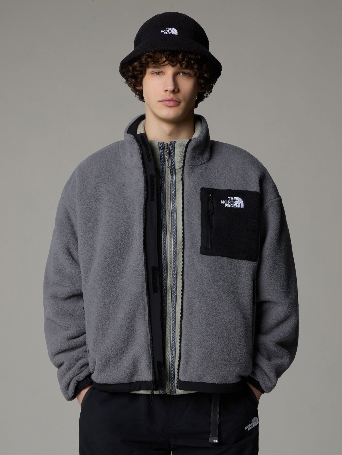 2026 New Arrival Giacca da Uomo in Pile Reversibile Yumiori Grigio/Nero wholesalehk.shop