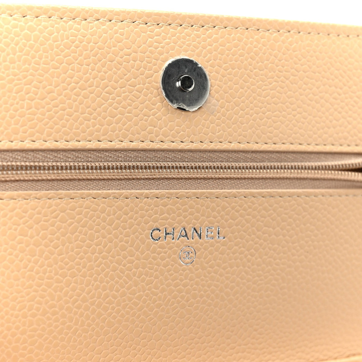 Caviar Quilted Wallet on Chain WOC Beige wholesalehk.shop