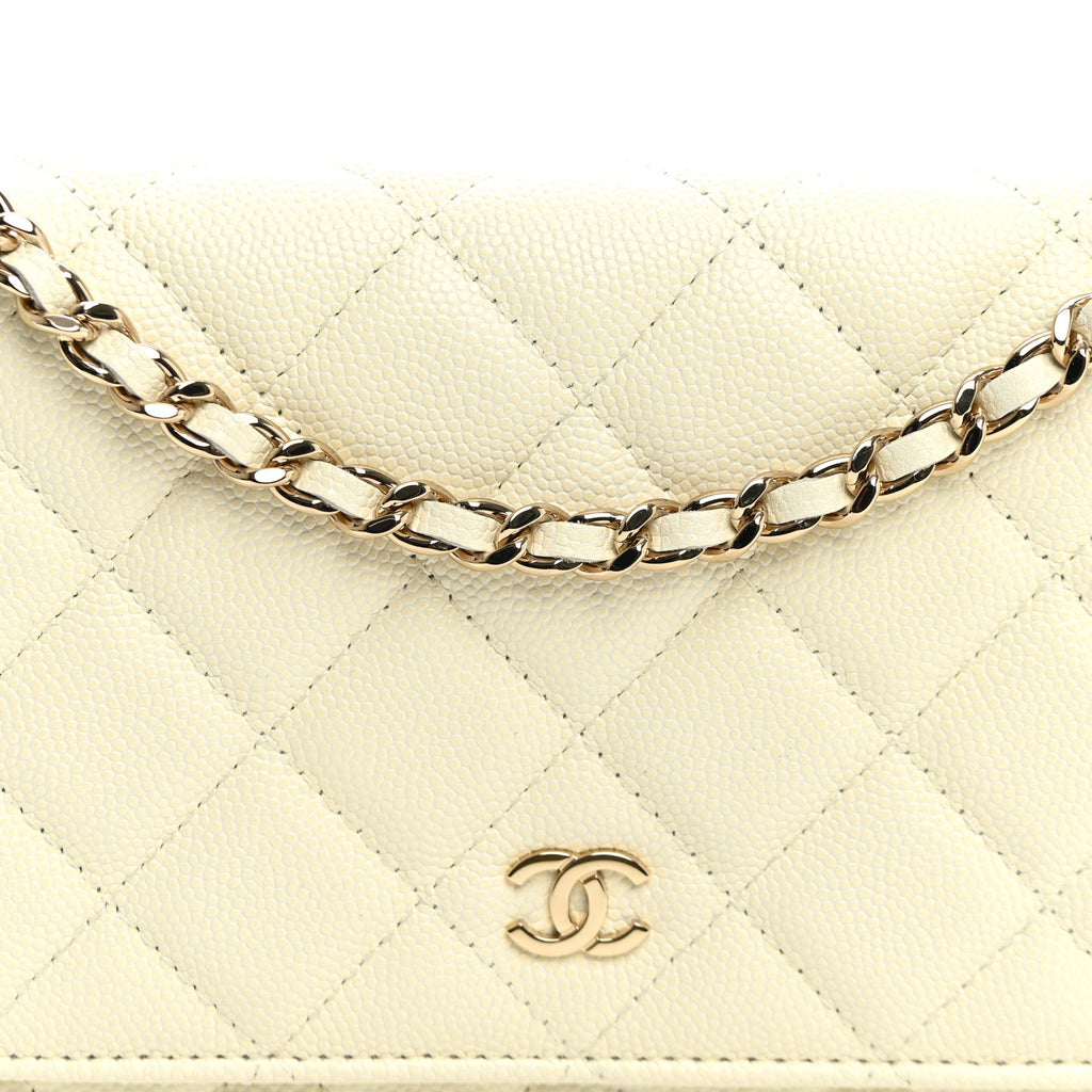 Caviar Quilted Wallet on Chain WOC White wholesalehk.shop