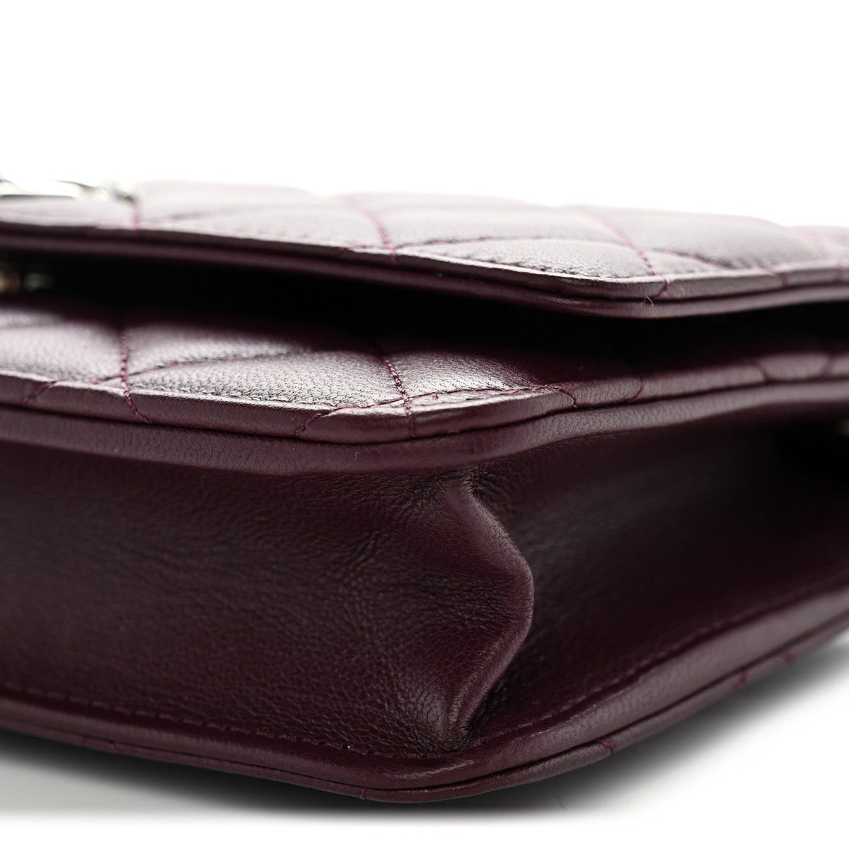 Lambskin Quilted Enamel CC Wallet On Chain WOC Burgundy wholesalehk.shop