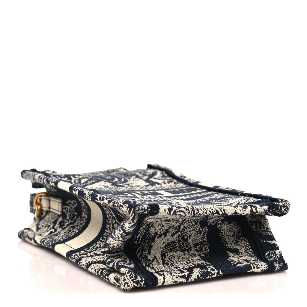 Canvas Toile de Jouy Reverse Embroidered Mini Book Tote Phone Bag Blue £¨ Direct shipment via from wholesalehk.shop