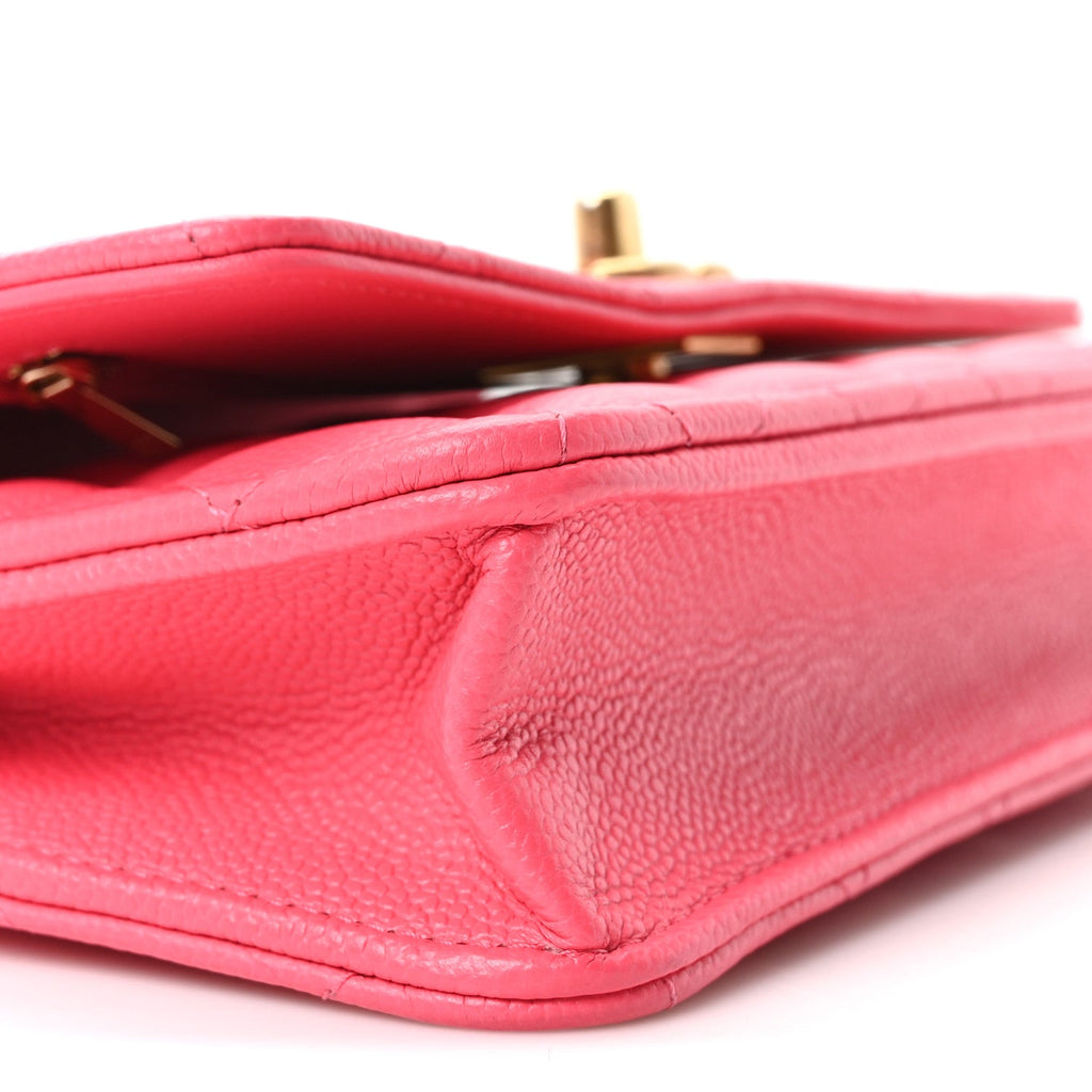 Caviar Quilted Sweetheart Wallet On Chain WOC Fuchsia wholesalehk.shop