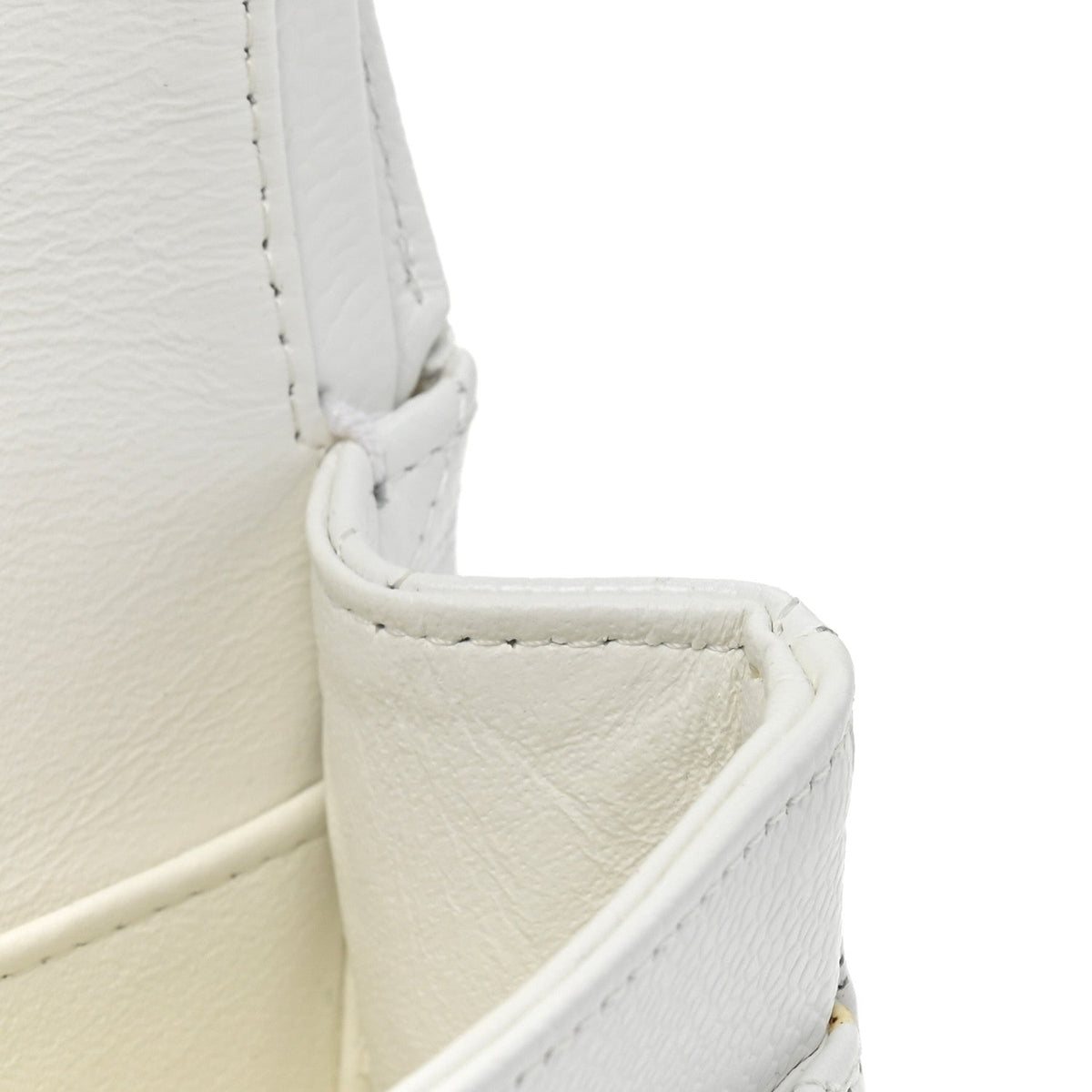 Caviar Quilted Medium Double Flap White wholesalehk.shop