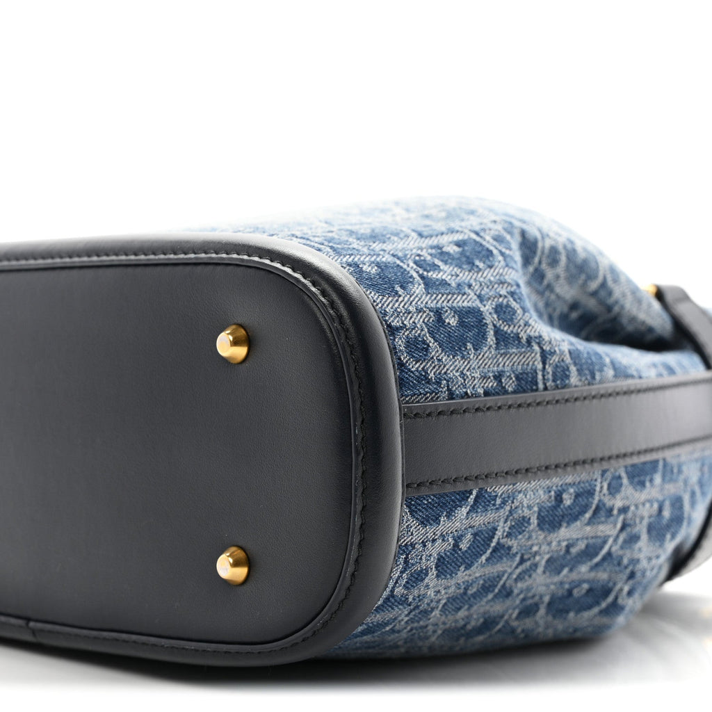 Denim Oblique Jacquard Medium C'est Chain Bucket Bag Denim Blue wholesalehk.shop