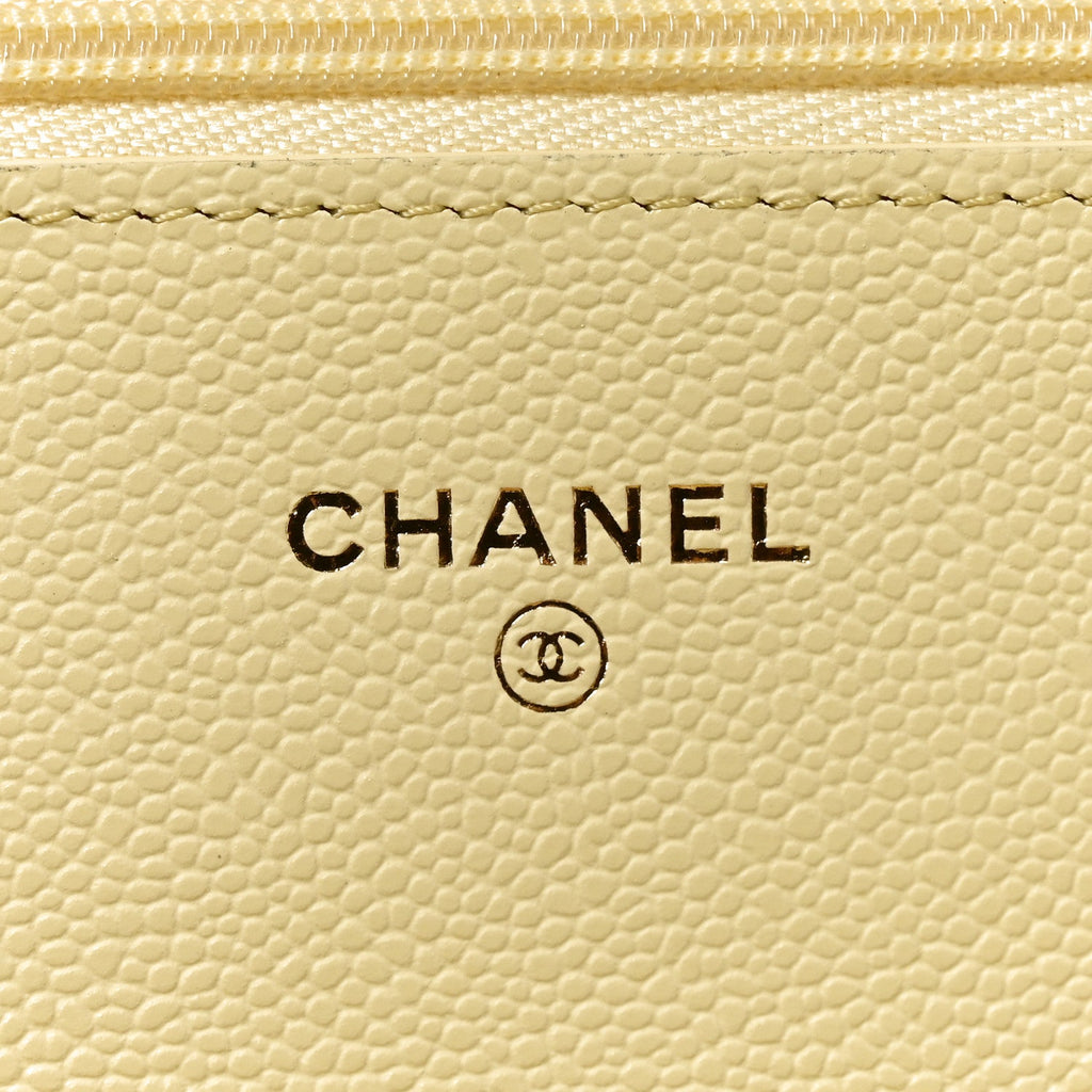 Caviar Quilted CC Turnlock Wallet On Chain WOC Light Yellow wholesalehk.shop