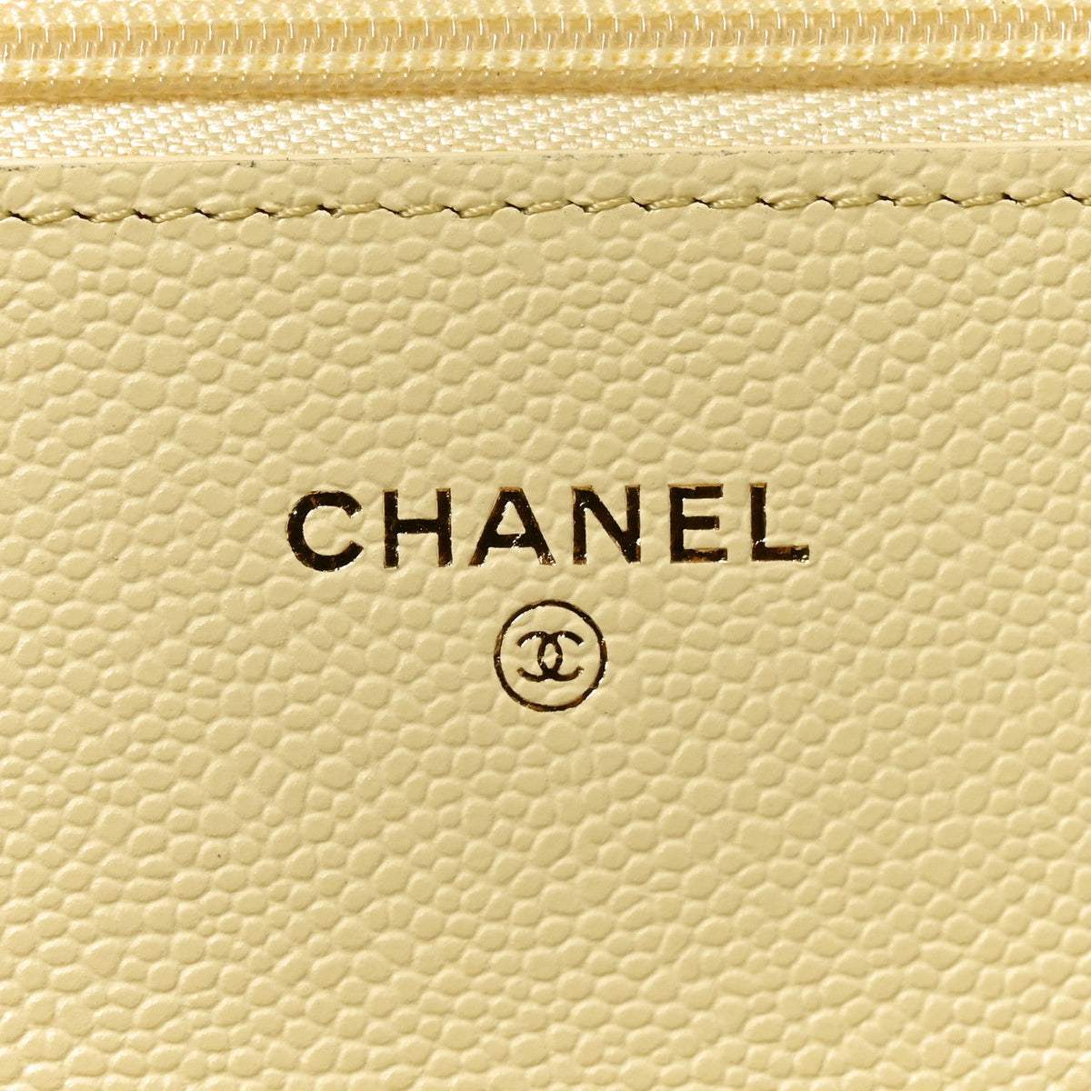Caviar Quilted CC Turnlock Wallet On Chain WOC Light Yellow wholesalehk.shop