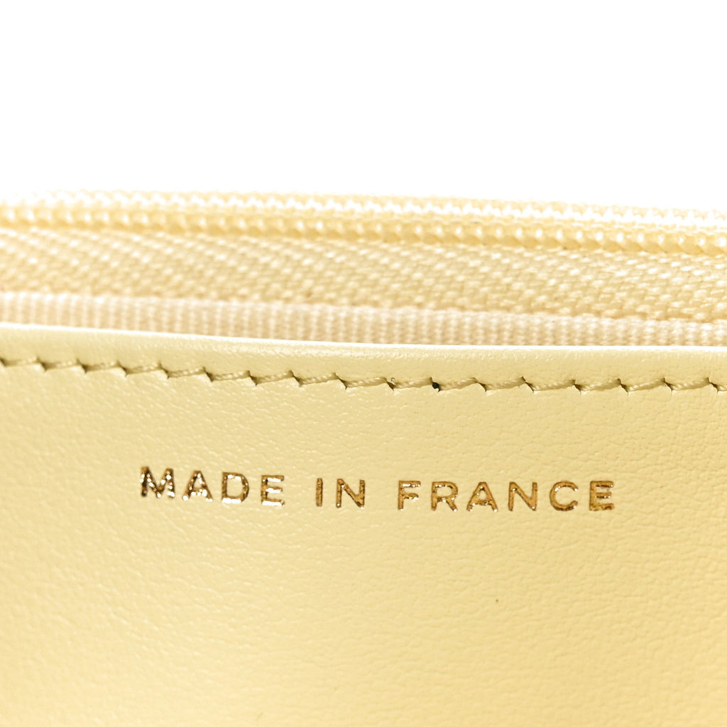 Caviar Quilted CC Turnlock Wallet On Chain WOC Light Yellow wholesalehk.shop