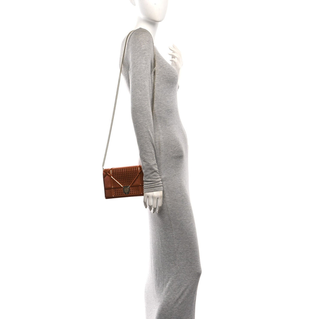 Metallic Patent Micro-Cannage Diorama Wallet on Chain Pouch Orange ¡§ Direct shipment via from wholesalehk.shop
