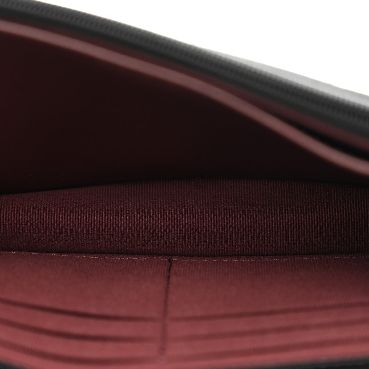 Caviar Quilted Wallet on Chain WOC Black wholesalehk.shop