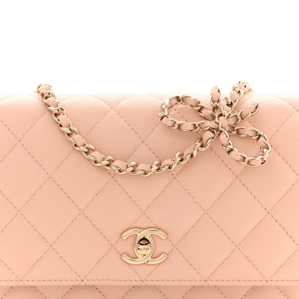 Caviar Quilted CC Turnlock Wallet On Chain WOC Beige wholesalehk.shop