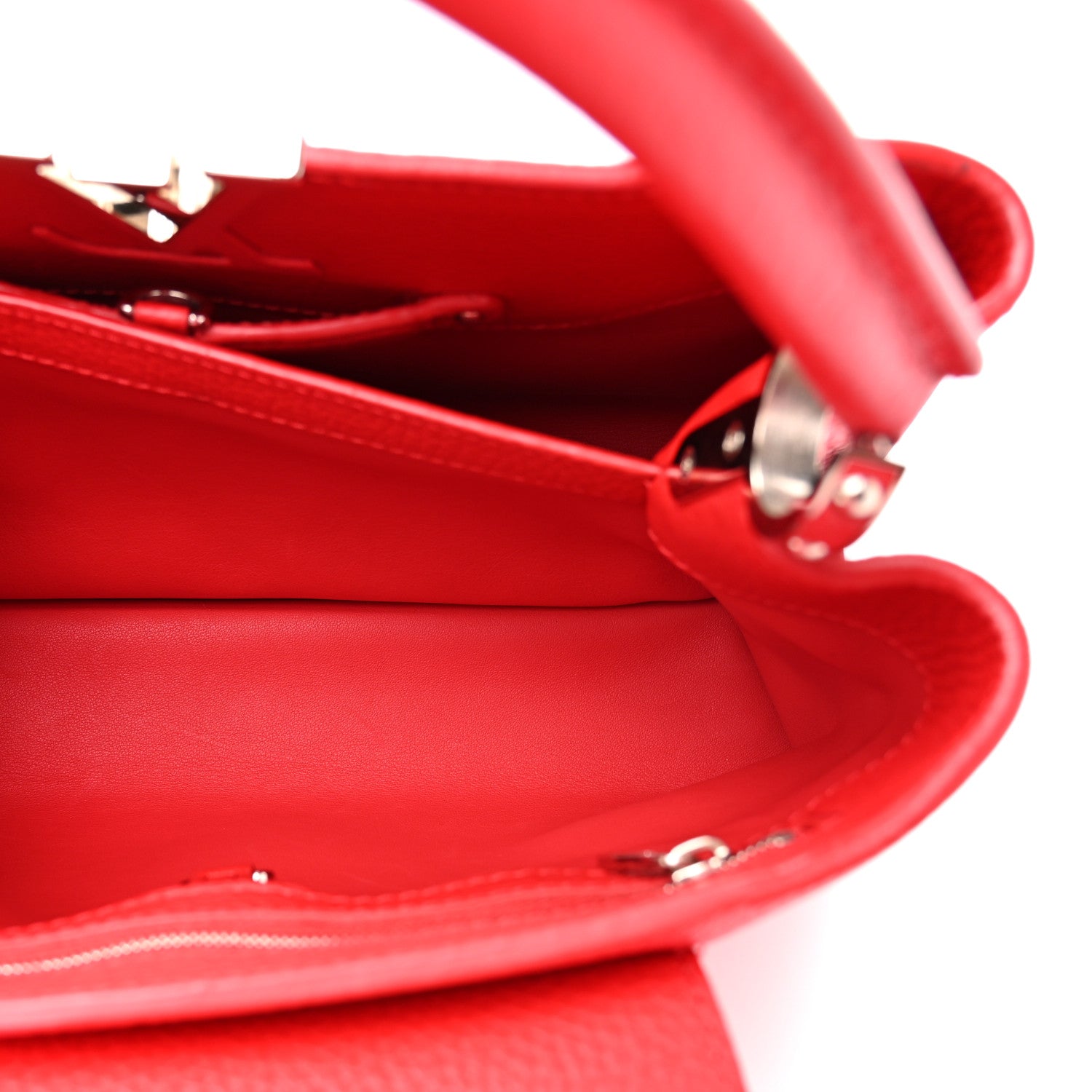 Taurillon Capucines PM Rubis £¨ Direct shipment via from wholesalehk.shop