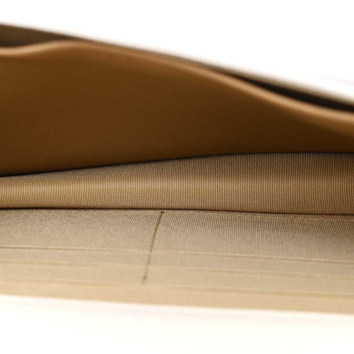 Lambskin Quilted CC Pearl Crush Wallet on Chain WOC White wholesalehk.shop