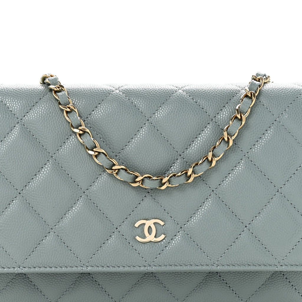 Caviar Quilted Wallet on Chain WOC Light Blue wholesalehk.shop
