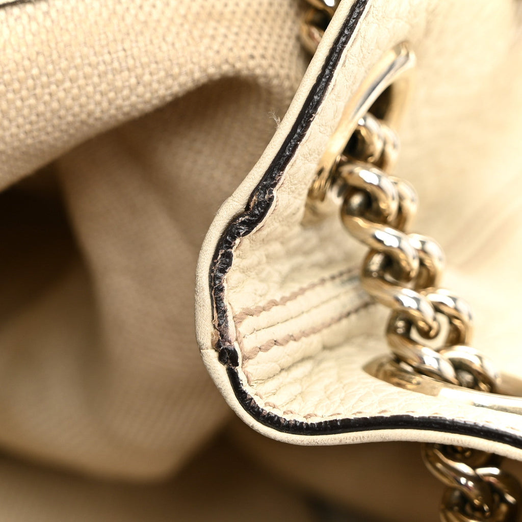 Pebbled Calfskin Medium Soho Chain Shoulder Bag Off White wholesalehk.shop