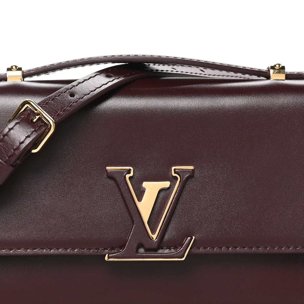 Calfskin LV Wallet On Chain Capucines Garnet £¨ Direct shipment via from wholesalehk.shop